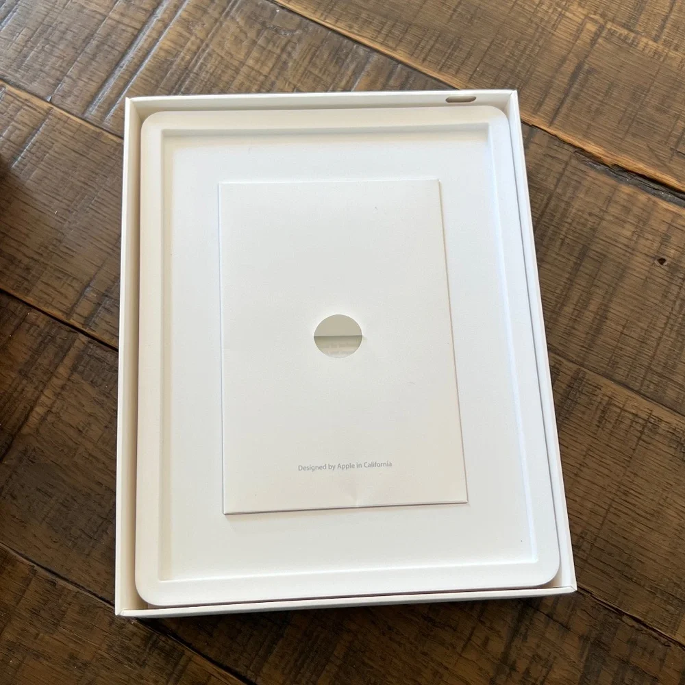 Apple iPad Box (Empty) for Display/Nostalgia/Keepsake 2010